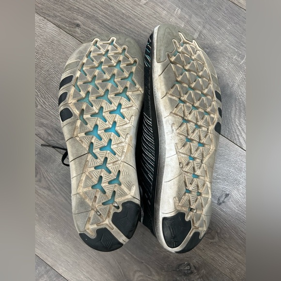 Women’s Nike Free Transform Flyknit Shoes - Picture 6 of 6